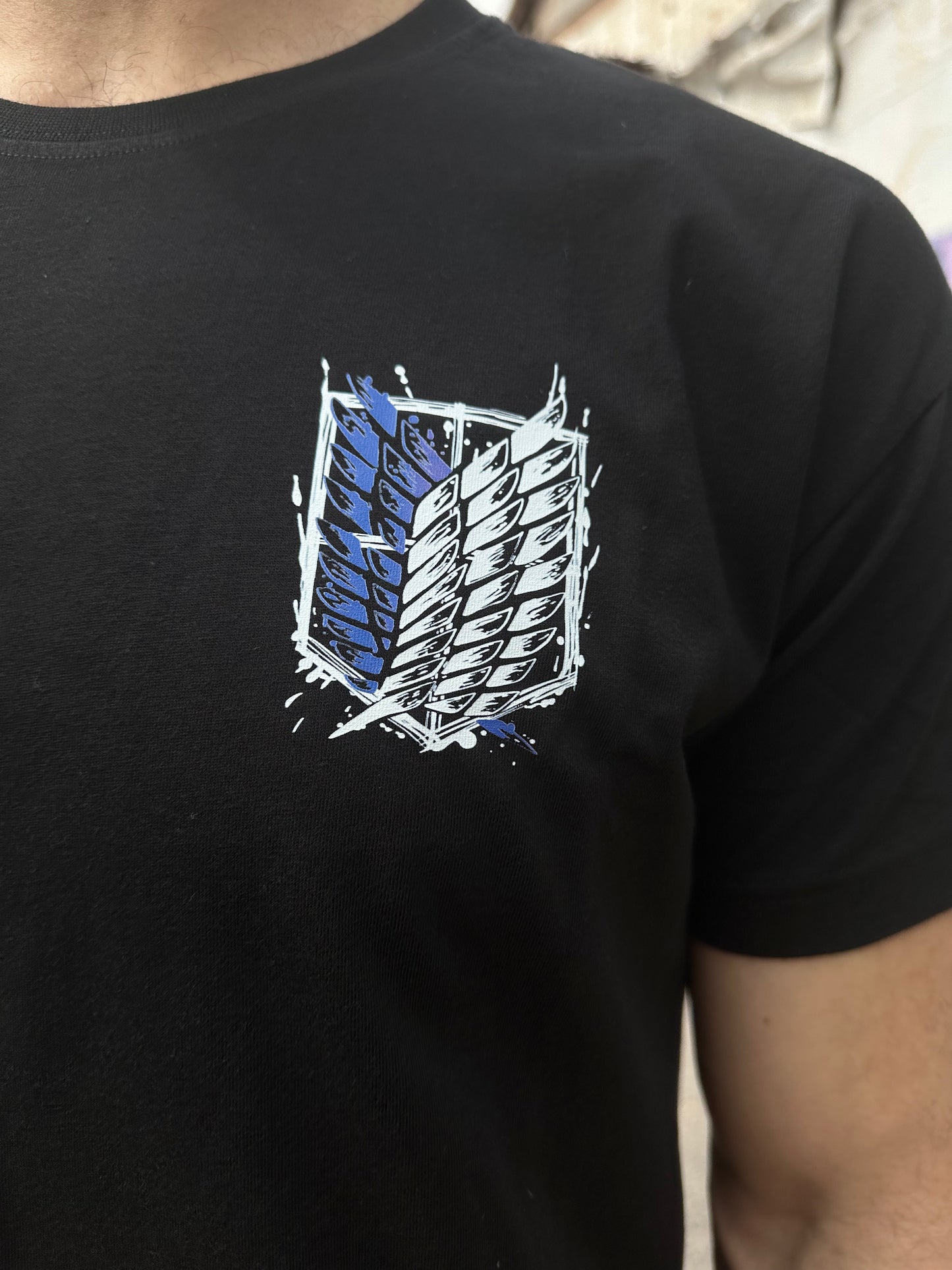 T-shirt attaque des titans levi